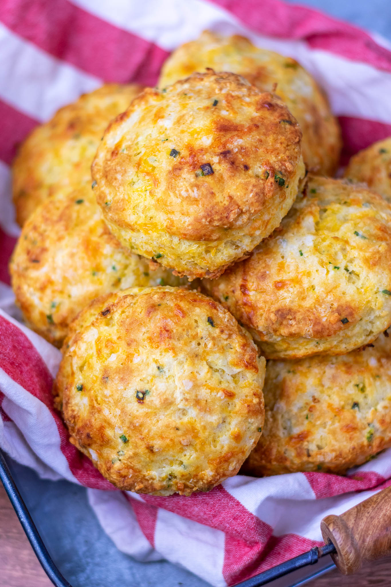 Sourdough Biscuits with Cheddar and Chives