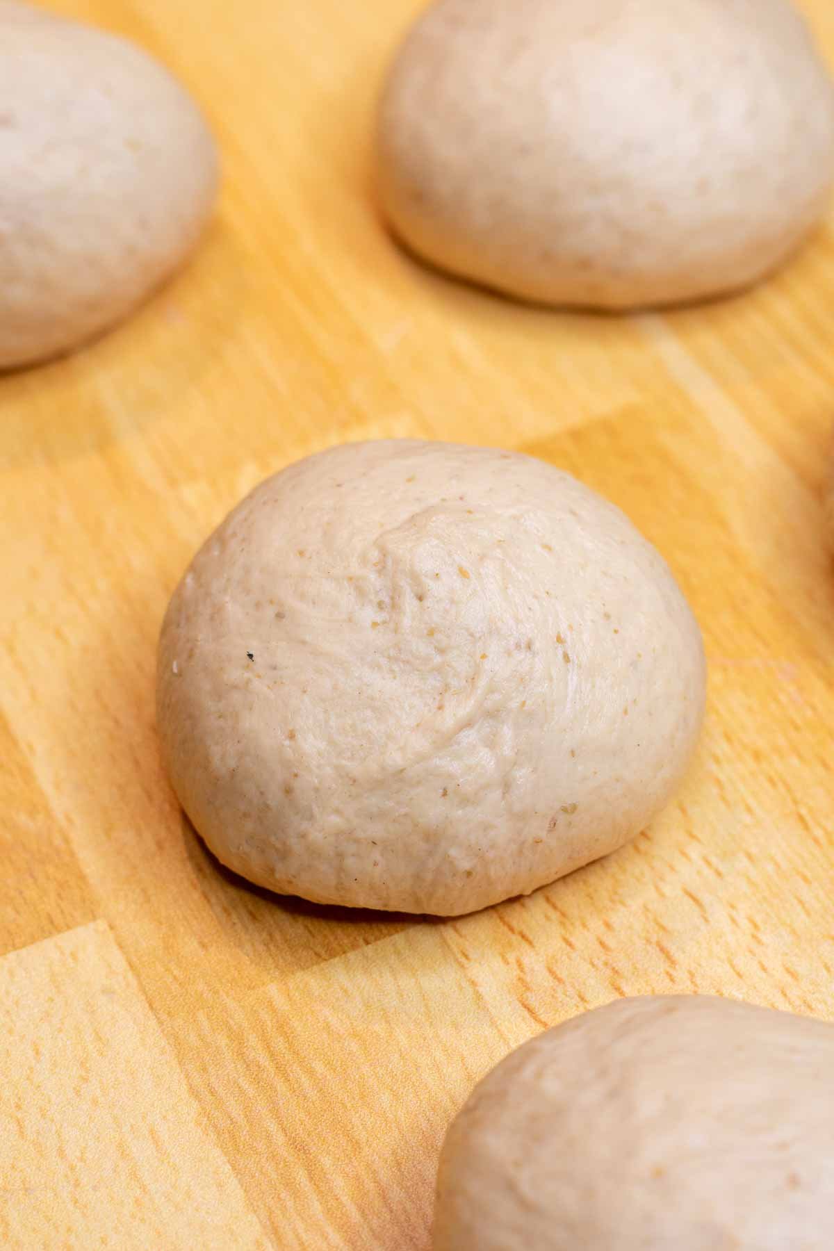 Preshaped bagels in a round