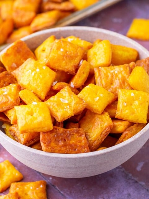 Bowl of sourdough discard cheese crackers cheez-its